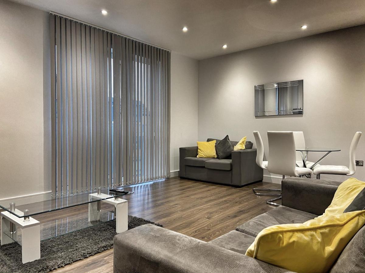 Amazing & Spacious 2 Bed 2 Bath Luxury Apartment With Balcony Free Wifi Sleeps 6 Bushey Εξωτερικό φωτογραφία